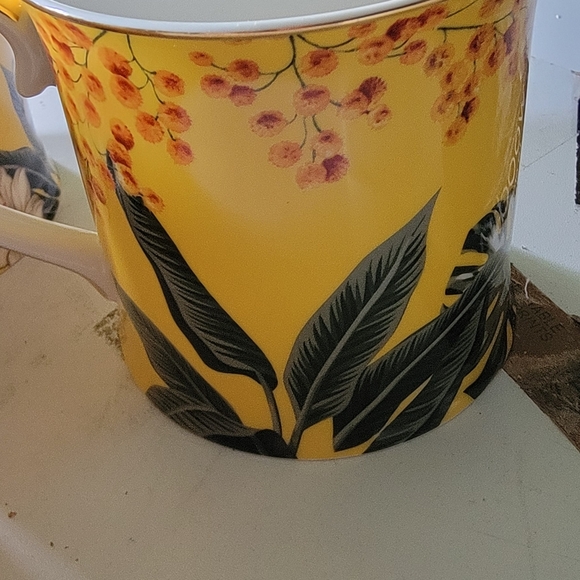 Set of 4 Mugs, Assorted Designs, Made of Bone China by Grace Teaware - Picture 4 of 8